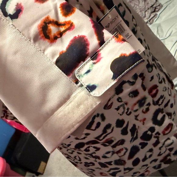 Roxy White and Multicolor Leopard Print Ski Jacket - Picture 13 of 13